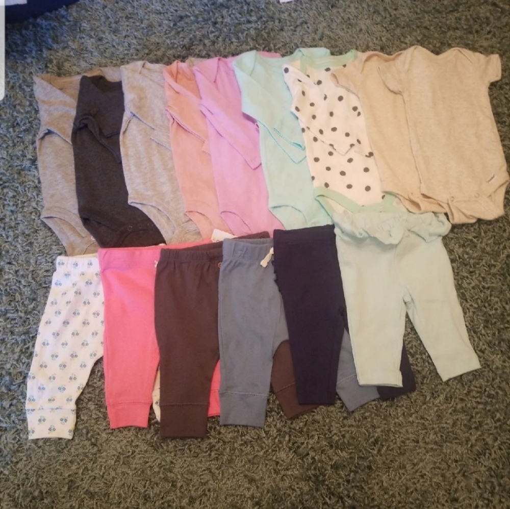 Bundle of baby girl 0-3 month clothes